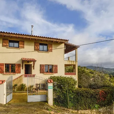 2 Bedroom Beautiful In Porticcio Apartment